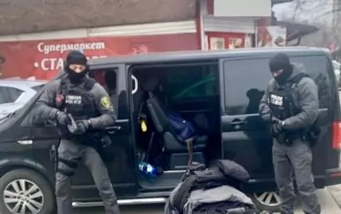 Трима от задържаните са привлечени като обвиняеми и им е наложена постоянна мярка “задържане под стража”