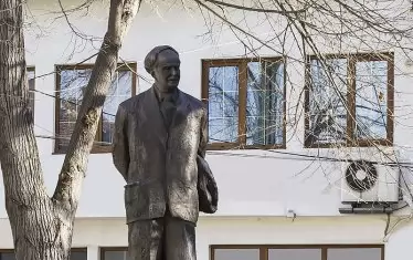 Паметникът на Ран Босилек в Габрово