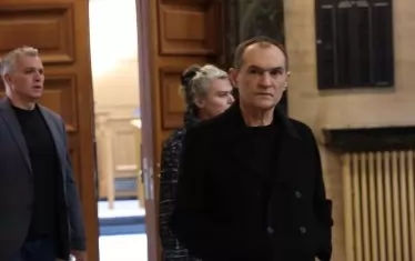 Васил Божков ще гласува за "единствената алтернатива Румен Радев"