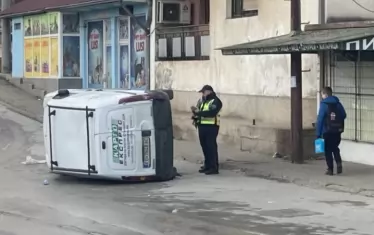  Протестиращи атакуваха товарен автомобил на собственика на опожарения нощен клуб „Пулс“.