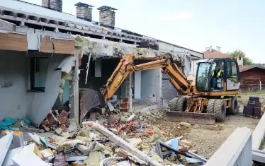 Разчистването на имота ще продължи от 3 до 6 месеца. 