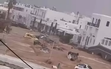 Гръцкият остров Парос е под вода