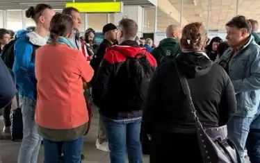 300 души чакаха 8 часа на летище София