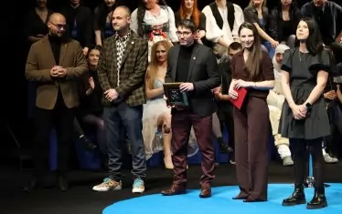 Екипът на "П.О.Р.Н.О. " - победители в категория "Млада надежда".