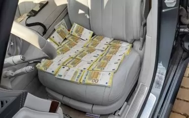  МВР показва откритите откраднати пари