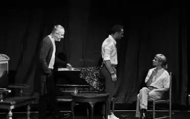 Радина Кърджилова, Дарин Ангелов и Деян Донков репетират.