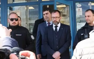 "Ако всички искат, ще си подам оставката", каза шефът на АПИ Йордан Вълчев. "Въпросът е, че като си подадем оставките, ще стане както всеки друг път.