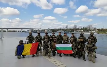 Българските и румънските специални армейски части демонстрират единство