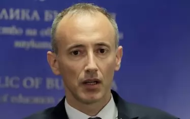 МОН иска последната дума при обявяването на неучебни дни 