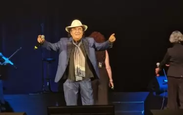  Певецът има специална връзка с българската публика.