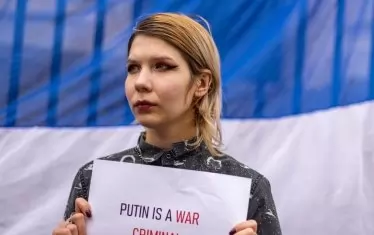 ВАС отказа бежански статут на активистка срещу Путин и войната