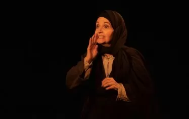  Актрисата в "Народът на Вазов" от Александър Секулов под режисурата на Диана Добрева.