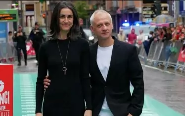  С режисьорката на "Васил" Авелина Прат на червения килим във Валядолид.