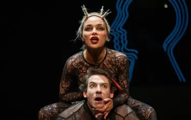 Рая Пеева и Теодор Ненов като една от влюбените двойки.