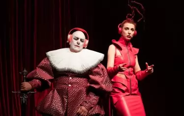 Хиполита и Тезей на Гергана Христова и Светослав Добрев - един от най-смешните дуети в спектакъла.