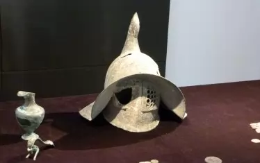  Бронзовият шлем на тракийски гладиатор, върнат от Швейцария.
