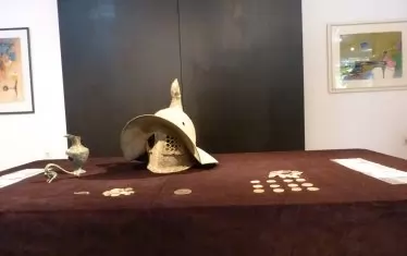  Бяха показани и някои от общо 872 спасени от трафик антични и средновековни монети. 