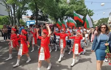 Празнична красота в Бургас.