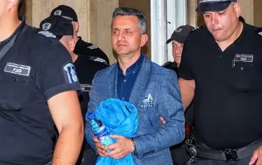 Съдът остави в ареста шефа на пловдивската митница