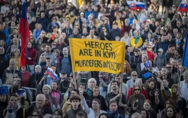 Хиляди протестираха в Словакия срещу визитата на Фицо в Москва