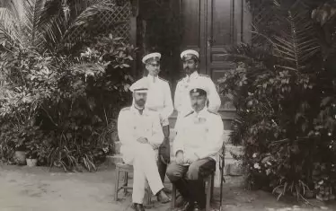 Никола Радев във Варна сред офицери от руска ескадра, 1901 г.
