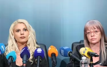 Окръжният прокурор на София Наталия Николова (вдясно) и заместник-окръжният прокурор и наблюдаващ прокурор по делото "Сияна" Христина Лулчева.