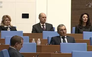 Управляващите си поделиха финансовия надзор