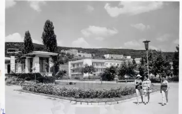 Комплекс „Златни пясъци“ и началото на Балкантуристката ера в кулинарната история на България. 1962 г.