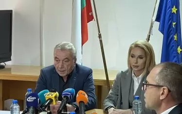 Търговци вече посочват цените в евро и лева
