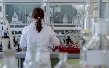 Седем лекари са арестувани за източване на НЗОК