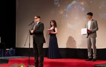  Министърът на културата Мариан Бачев отправи послание към начинаещите артисти.