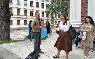Любими актьори благодарят на публиката на Народния театър