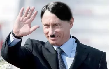 Руски съд забрани Путин да се изобразява като Хитлер