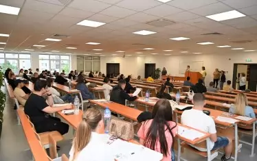 УНСС предлага единен държавен изпит по математика