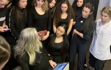 Класът на Григорий Козлов (с бялата коса) в РГИСИ (Теодора е втората от ляво).