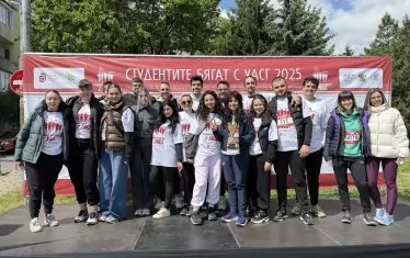 Организаторите от УАСГ поведоха в отборното класиране. 