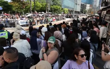 Хиляди почитатели се стекоха да посрещнат любимците си