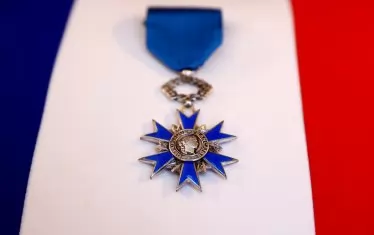 Националният орден за заслуги е френски почетен орден, учреден на 3 декември 1963 г. от генерал Шарл де Гол.  Присъжда се за изключителни заслуги, военни или граждански, към френската нация. Той замества старите министерски и колониални ордени.