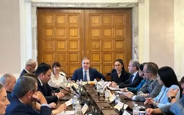 Осем възрастни бяха открити в незаконен дом в Суходол