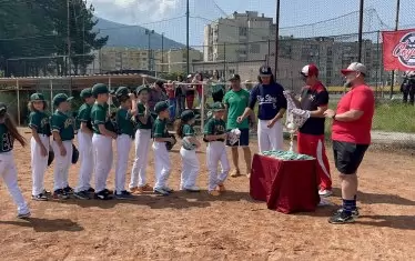 Над 60 деца на възраст от 9 до 12 г. участваха в бейзболния празник на 1 юни.