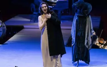 Мецосопраното от Германия Мария Хелгат