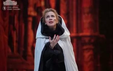  Силвия Лулчева в ролята на Титания, „Сиси – душата на императрицата”, 2022 г.