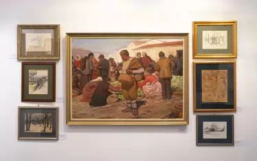 "Пазар в Сливен" на Добри Добрев се откроява с размерите си.