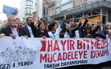 В Истанбул са арестувани над 80 души 
заради възпоменателен митинг срещу Ердоган