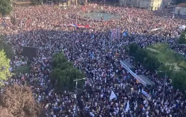 Хиляди протестираха срещу Орбан и Вучич