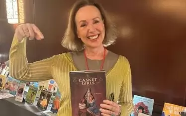 "Авторката" на фалшивото интервю Елизабет Середа.