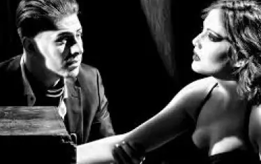  Сцена от "Римлянката" по Алберто Моравия - продукция на класа на доц. Боряна Георгиева с режисьор Сава Драгунчев.