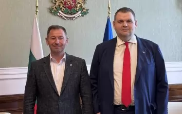 Фахри Молайсенов от Мадан с Делян Пеевски.