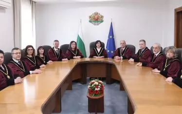 КС махна забраната да се плаща за адвокат при оспорване пред НОИ