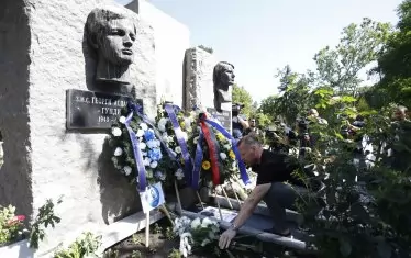 Ръководството на "Левски" се покри и при почитането на Гунди и Котков